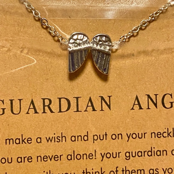 💸FINAL PRICE DROP💸💕NWT Silver “Guardian Angel” Keepsake Necklace💕 - Picture 6 of 7